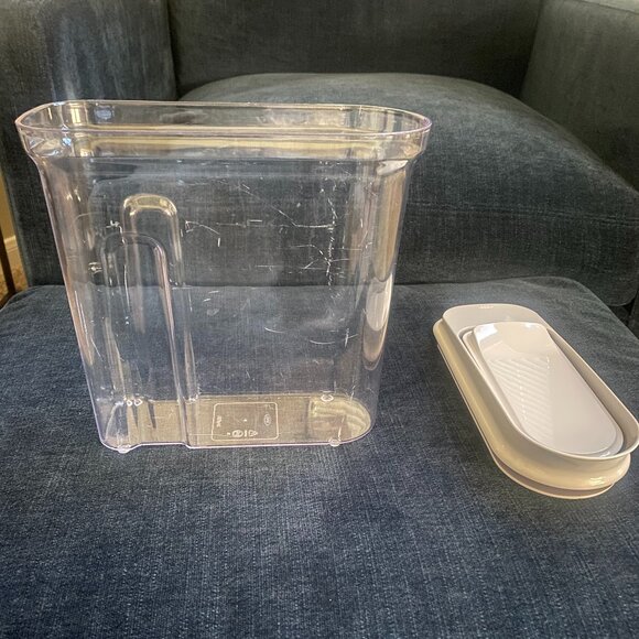 OXO Good Grips POP Cereal Dispenser 3.4 qt/3.2 L - Picture 4 of 11